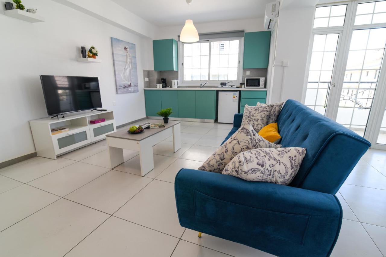 Jana'S 2-Br Apartment In Larnaca Extérieur photo